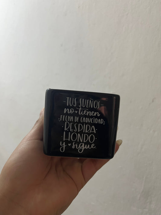 Maceta grabada
